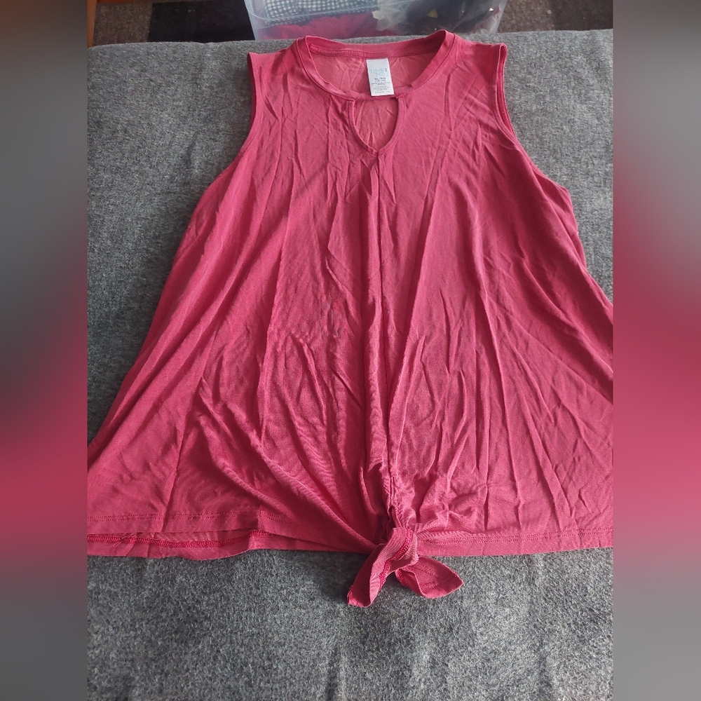 EUC Time and Tru flowy tank with tie front XL dusty maroon